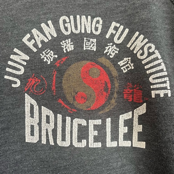 Bruce Lee Roots of Fight Bloodlines Sweatshirt Sz L Under Armour Loose Fit - Picture 3 of 16